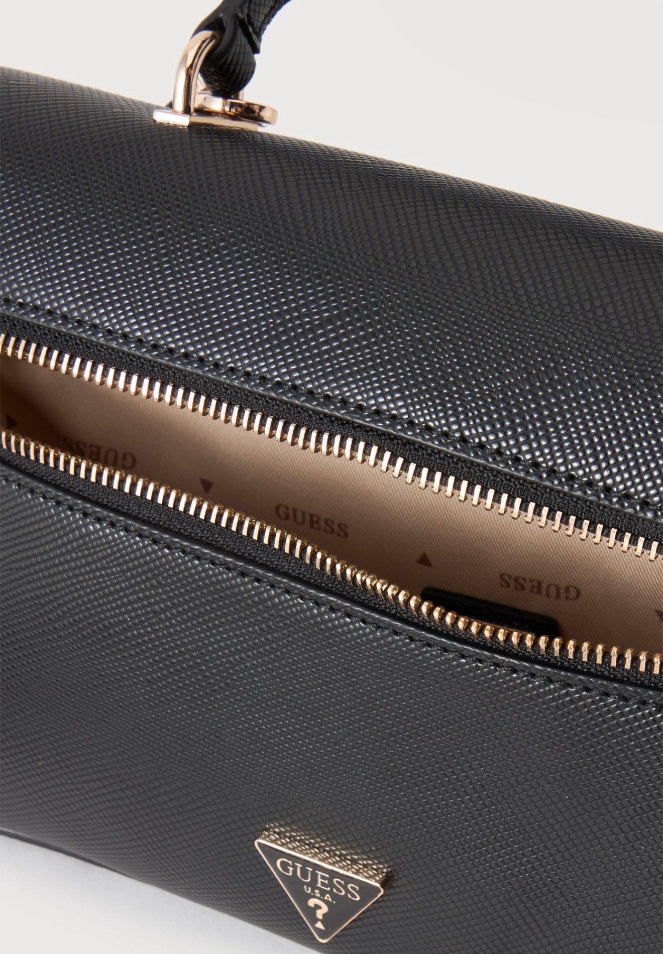 GUESS- A SPALLA DANIELLE