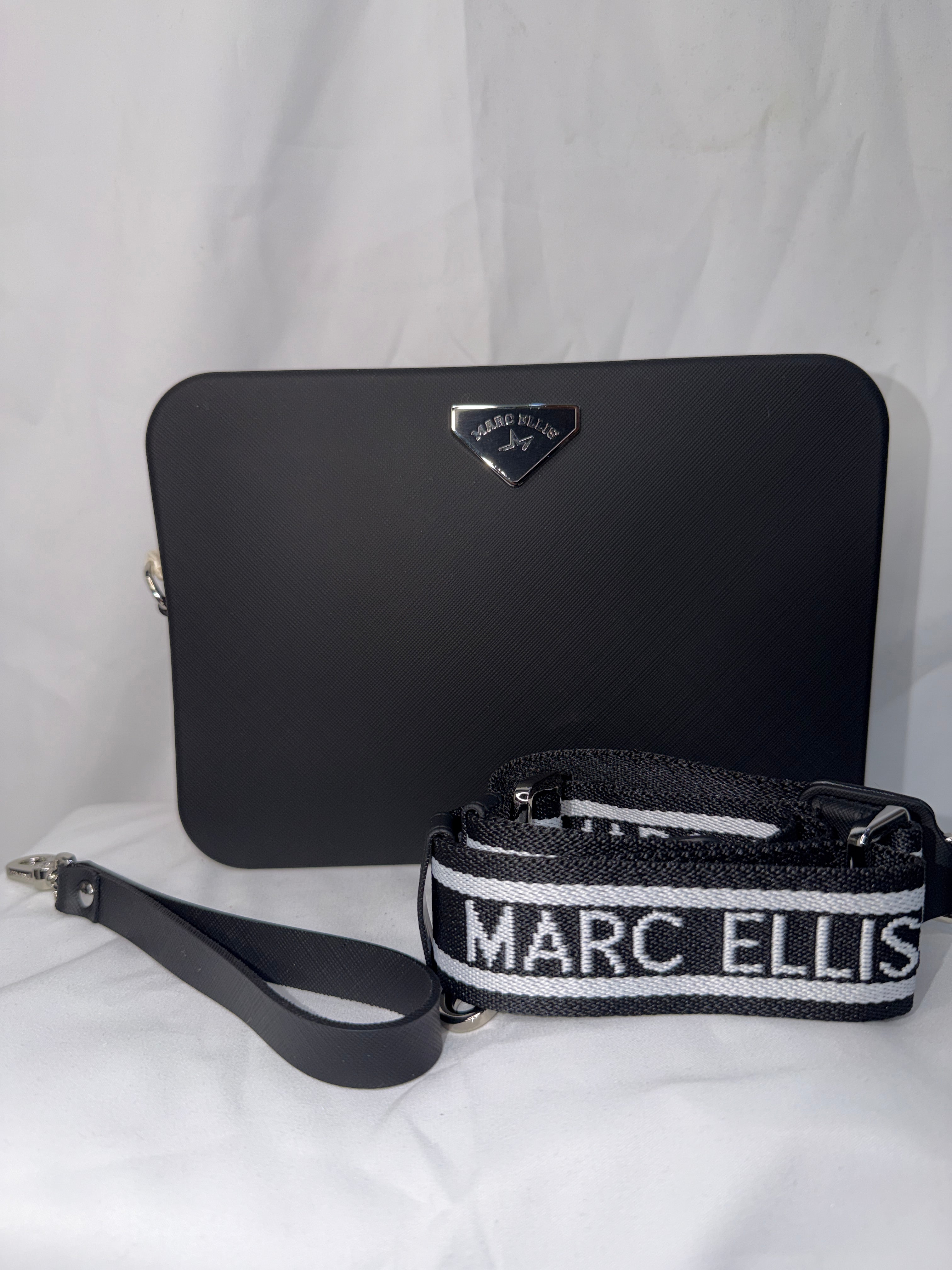 MARC ELLIS- FLAT FLOWE 26